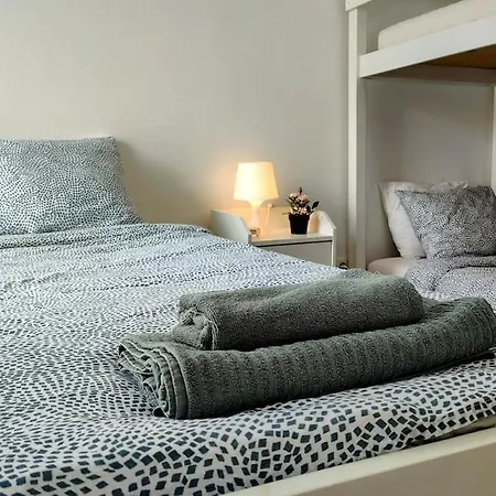Central Apartment شقة *